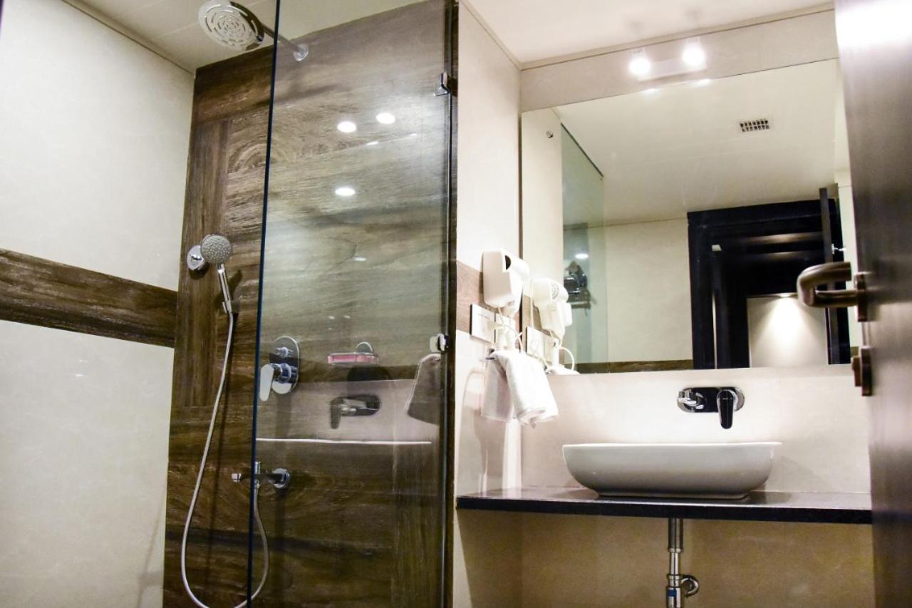 Hotel Platinum Shravasti Katra  Extérieur photo