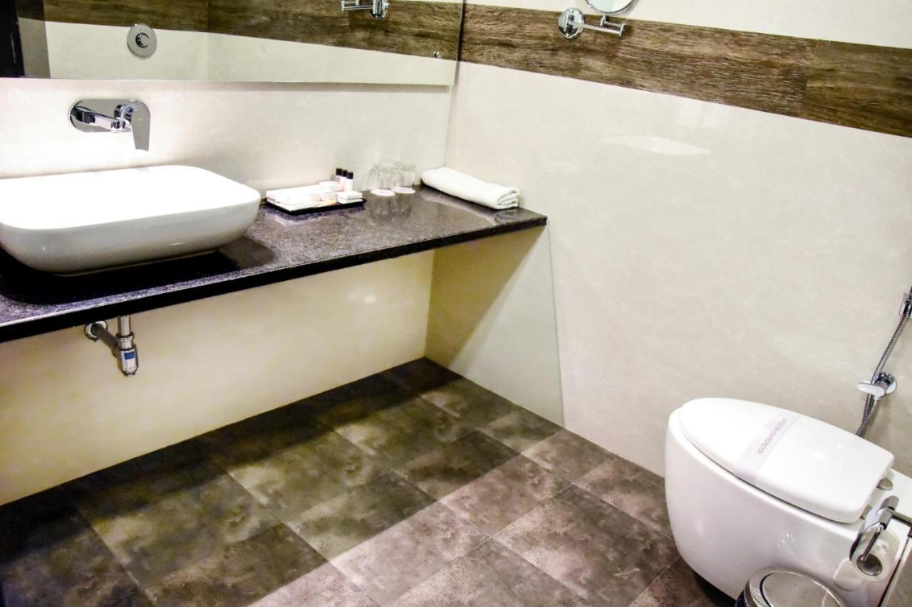 Hotel Platinum Shravasti Katra  Extérieur photo