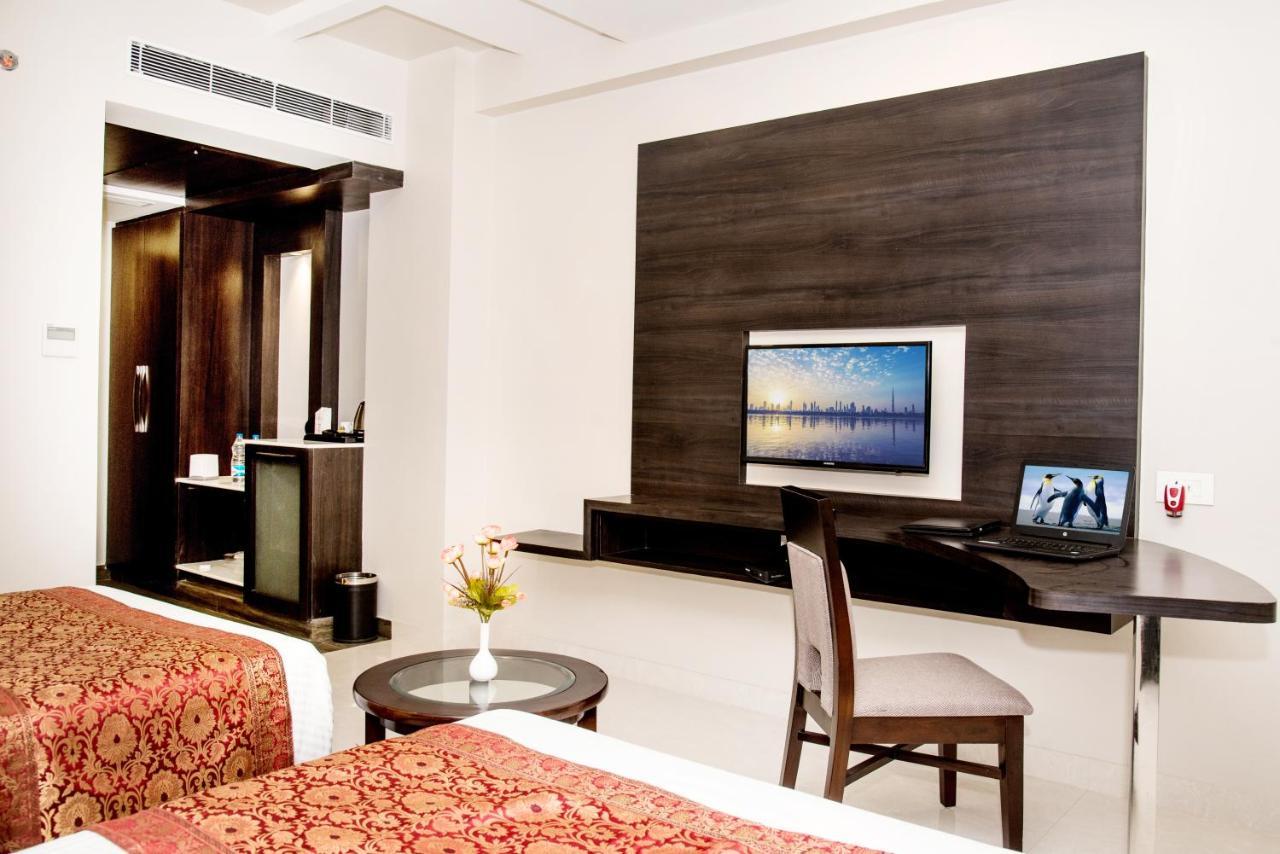 Hotel Platinum Shravasti Katra  Extérieur photo