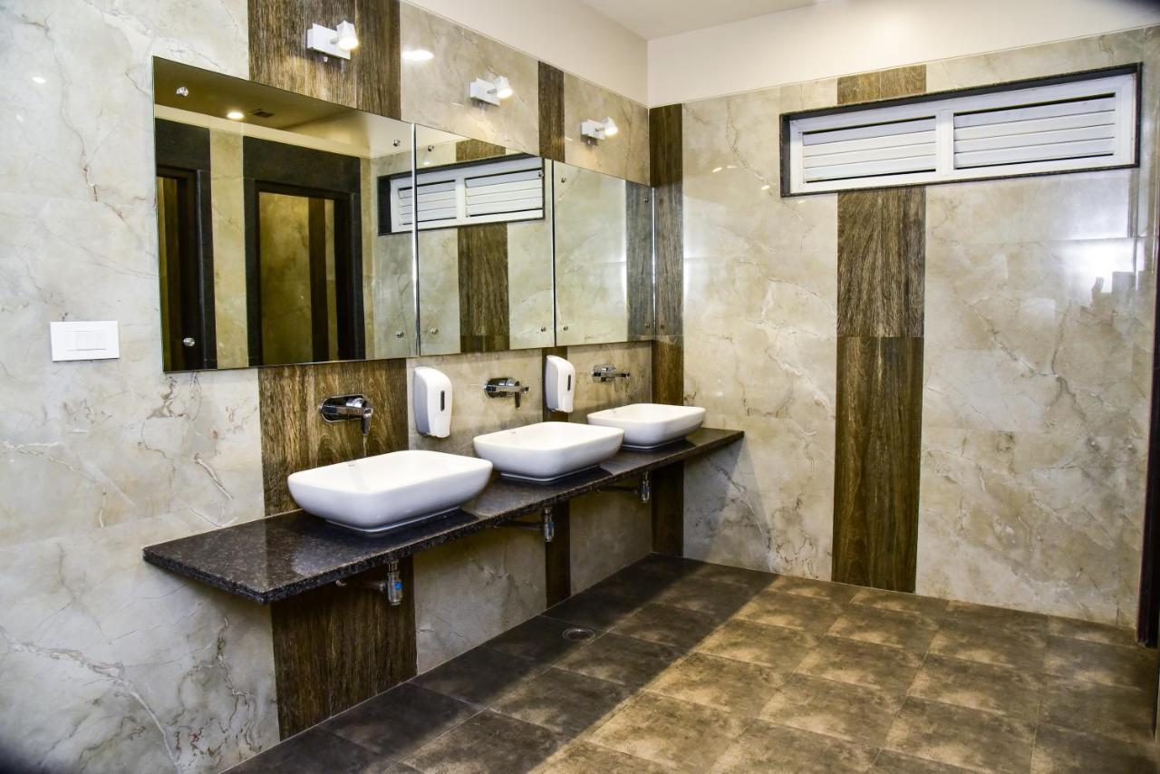 Hotel Platinum Shravasti Katra  Extérieur photo