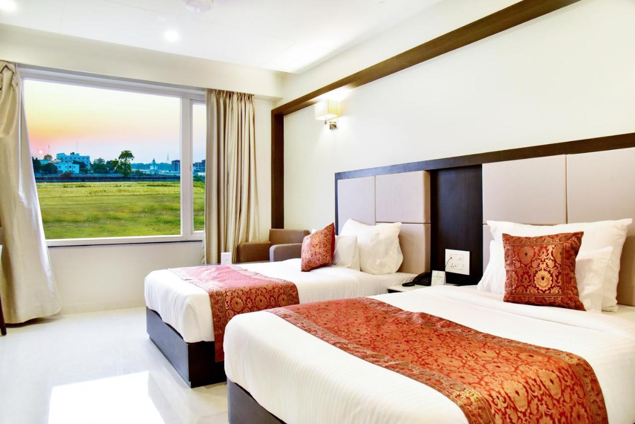 Hotel Platinum Shravasti Katra  Extérieur photo