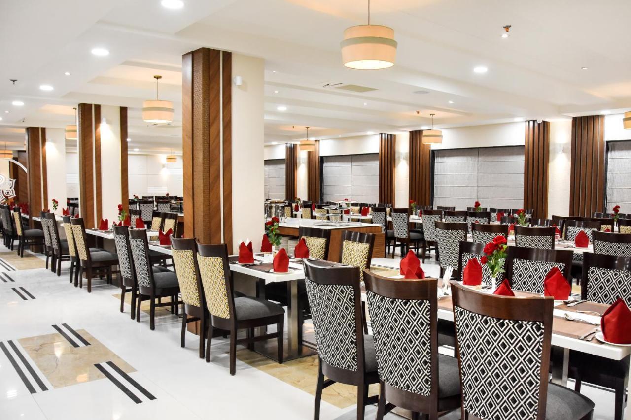 Hotel Platinum Shravasti Katra  Extérieur photo