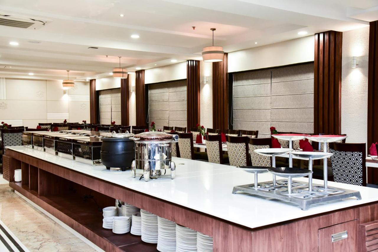 Hotel Platinum Shravasti Katra  Extérieur photo