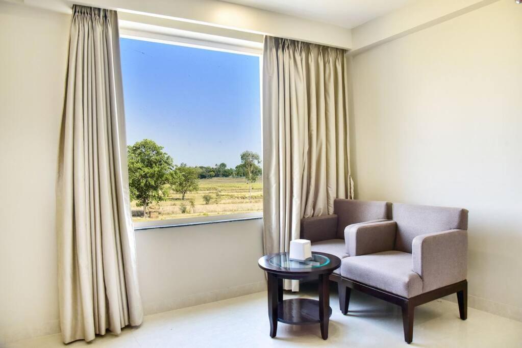 Hotel Platinum Shravasti Katra  Extérieur photo