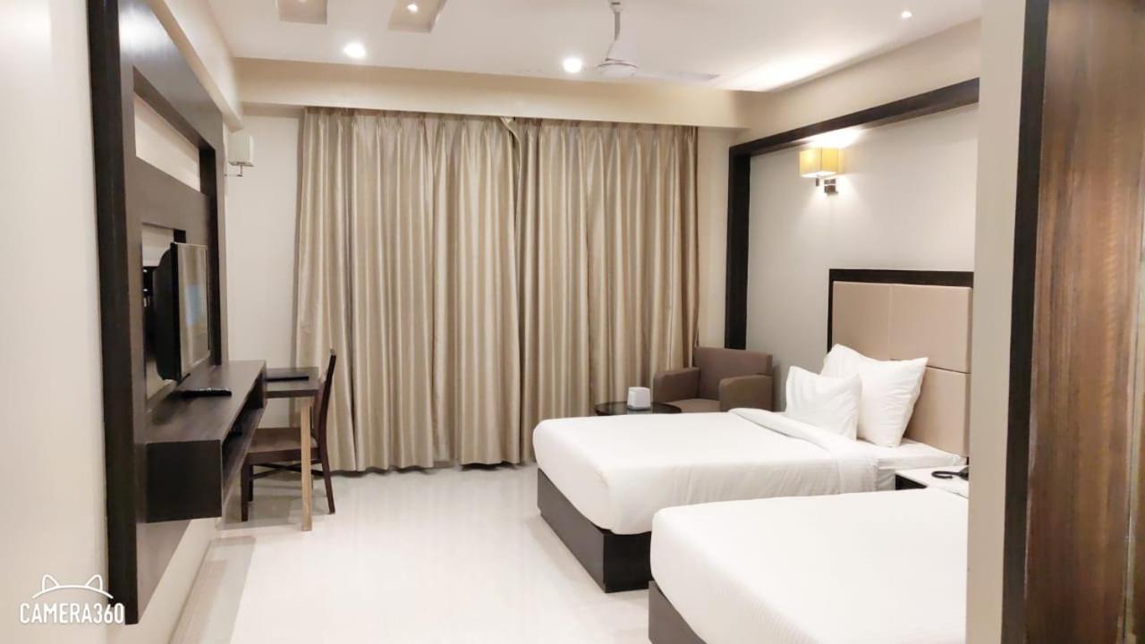 Hotel Platinum Shravasti Katra  Extérieur photo