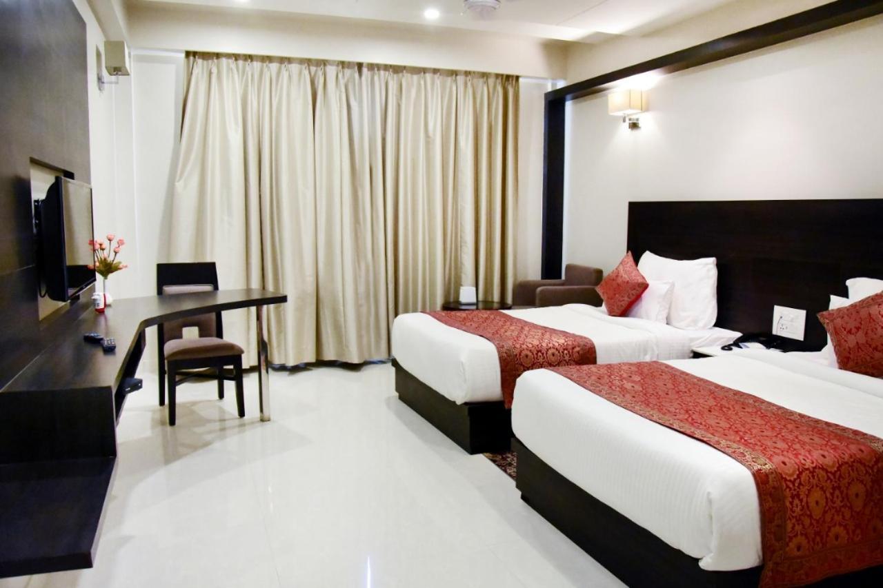 Hotel Platinum Shravasti Katra  Extérieur photo