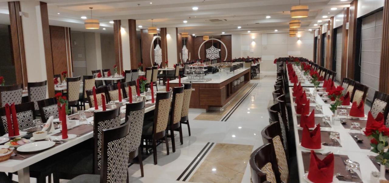 Hotel Platinum Shravasti Katra  Extérieur photo